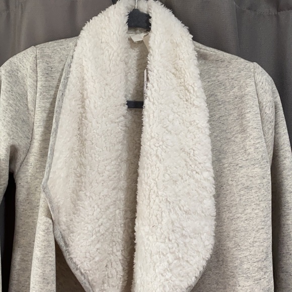 Gray jacket - Picture 3 of 3